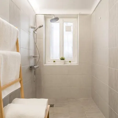 House In Kolonaki With Free Parking Space Apartment